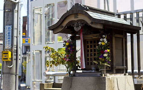 A small hokora, a Shinto wayside shrine, in central Kyoto.