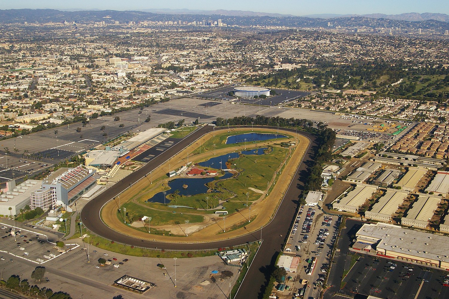 Race track - Wikipedia