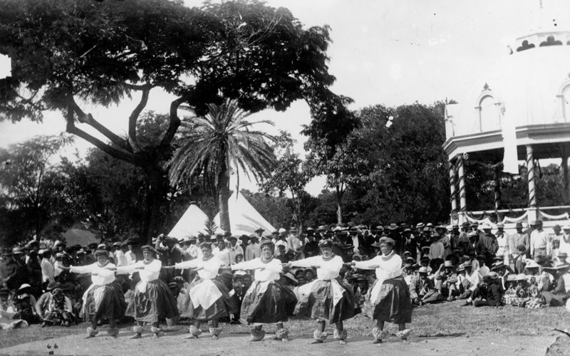 File:Honolulu dancers at Kalakaua's 49th Birthday Hula (PP-32-9b-003).jpg