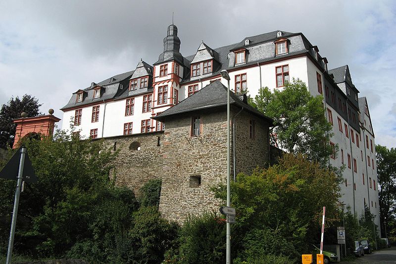 File:Idstein - Schloss.jpg