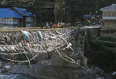 Urë në mes të qytetit, Manali, Himachal Pradesh.