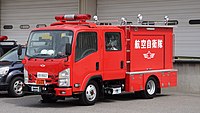 JASDF Isuzu ELF en la base aérea de Komaki el 13 de marzo de 2016 01.JPG