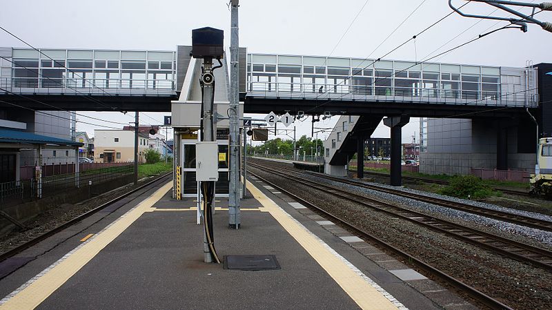 File:JR Muroran-Main-Line・Chitose-Line Numanohata Station Platform (1・2).jpg