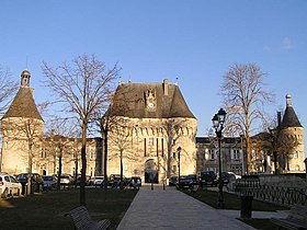 Château de Jonzac makalesinin açıklayıcı görüntüsü