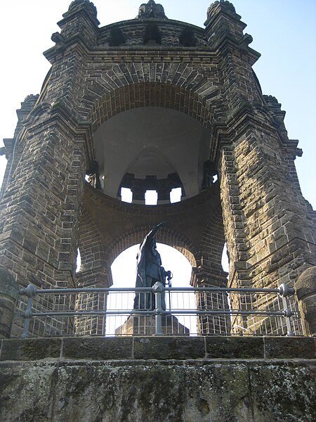 File:Kaiser-Wilhelm-Denkmal an der Porta Westfalica 20090411 016.JPG