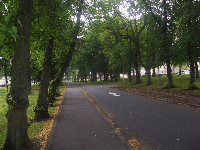 File:Kenilworth Avenue one-way road - geograph.org.uk - 3083704.jpg