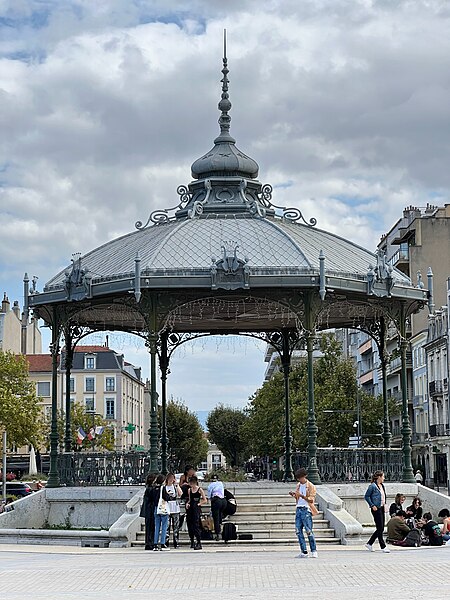 File:Kiosque Peynet - Valence (FR26) - 2021-09-25 - 3.jpg