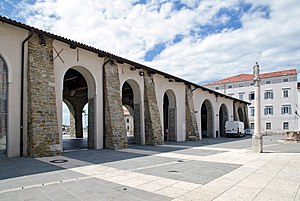 Capodistria: Geografia fisica, Storia, Monumenti e luoghi dinteresse