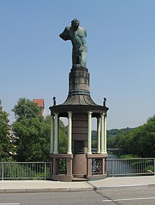 Flößer-Skulptur auf der Auer Brücke