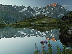 Le Sirac vu du lac du Lauzon