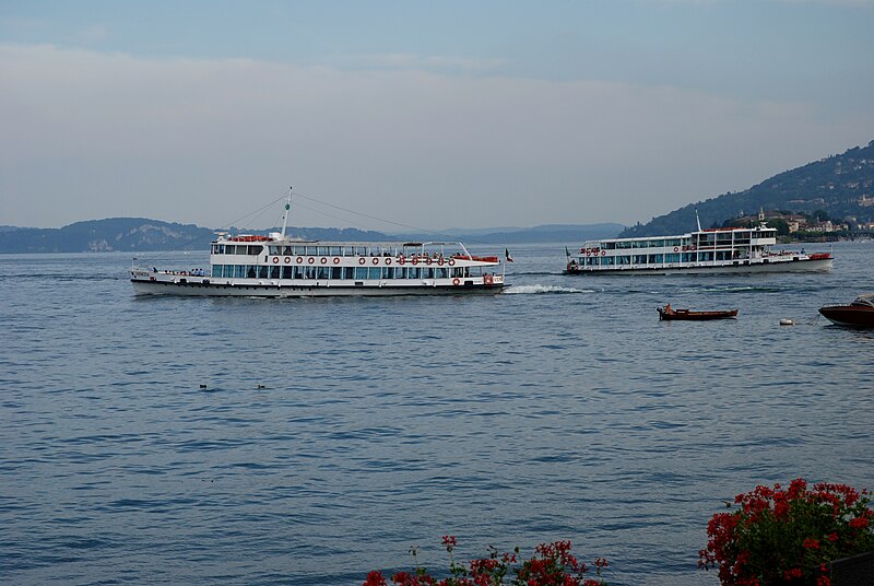 File:Lago-Maggiore 0991.JPG