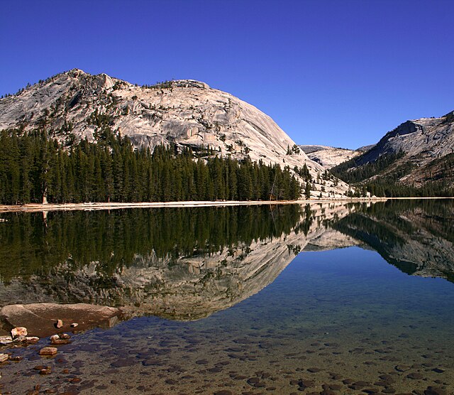 File:Lake_Tenaya_in_Yosemite_NP.jpg