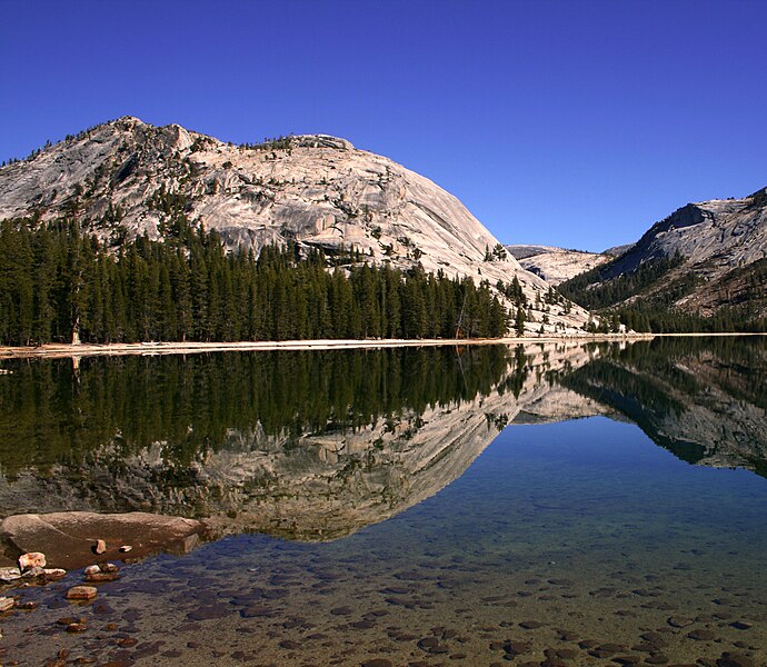 File:Lake Tenaya in Yosemite NP.jpg
