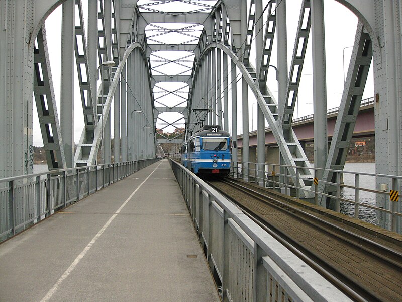 File:Lidingöbron 2010-04-17.jpg