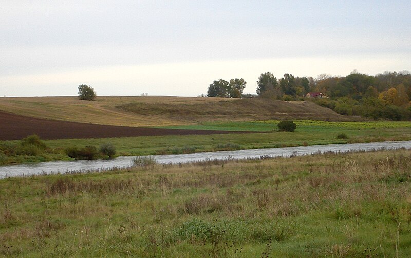 File:Lielupe river near Bauska.jpg