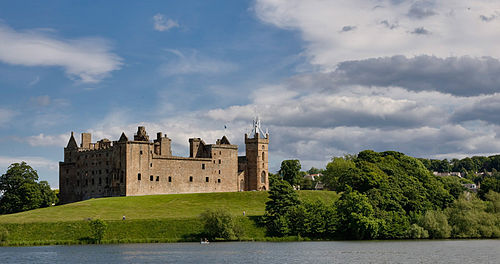 Linlithgow Palace NW 03.jpg