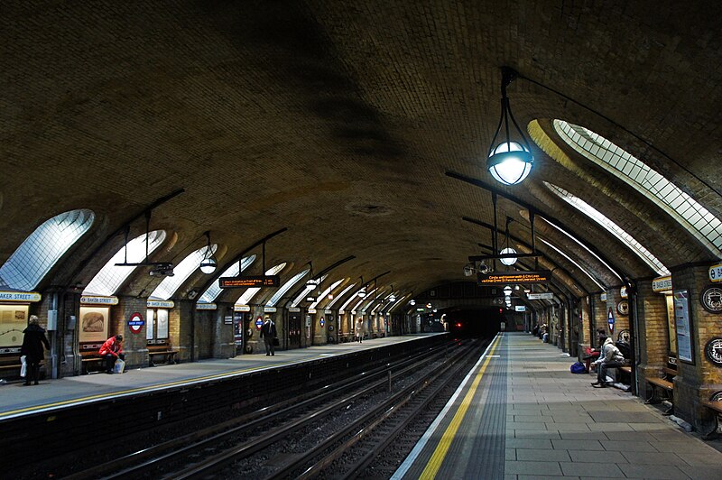 File:London 01 2013 Baker Street station 5362.JPG