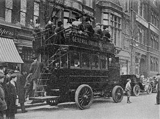 A LGOC motor bus c1903. London General Omnibus Company (c.1903).jpg