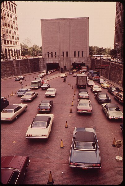 File:MANHATTAN ENTRANCE TO THE BROOKLYN-BATTERY TUNNEL - NARA - 549920.jpg