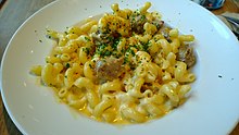Mac and cheese with sausage (11594881594).jpg