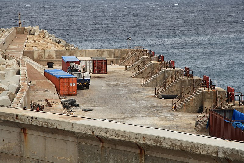 File:Malta - Mellieha - Triq il-Marfa - Cirkewwa Harbour 03 ies.jpg