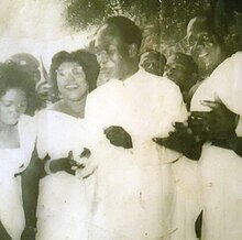Martin Kyerematen. Sr (kanan) Anggota Parlemen Ghana untuk Agona Kwabre dengan Dr. Kwame Nkrumah, Perdana Menteri dan Presiden Ghana (kiri).jpg