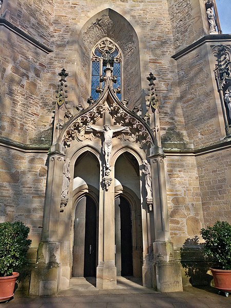 File:Meisenheim Schlosskirche Westportal.jpg