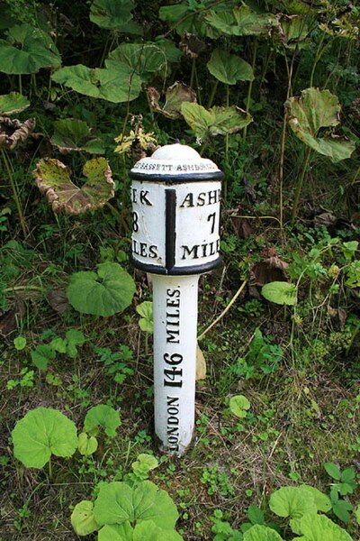 File:Milepost at SK 08685019.jpg