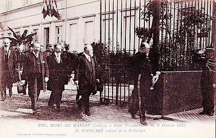Raymond Poincaré quittant la préfecture des Landes lors des fêtes présidentielles du 6 octobre 1913.