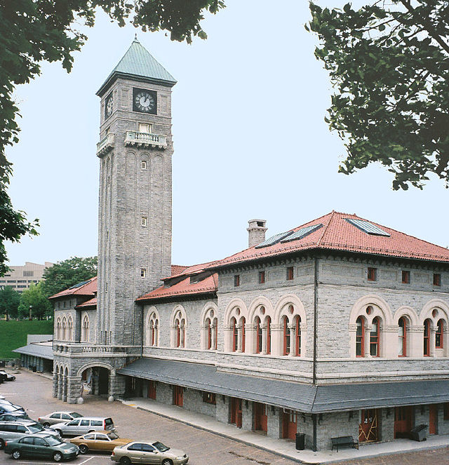 The Mount Royal Station building in 2009