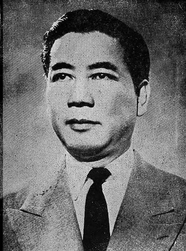 Với vị trí là Tổng thống đầu tiên của Cộng hòa miền Nam Việt Nam, Ngô Đình Diệm đã đóng góp không nhỏ vào lịch sử dân tộc Việt Nam. Để hiểu thêm về cuộc đời và sự nghiệp của ông, cùng thưởng thức những bức ảnh lịch sử đầy cảm xúc nhé!