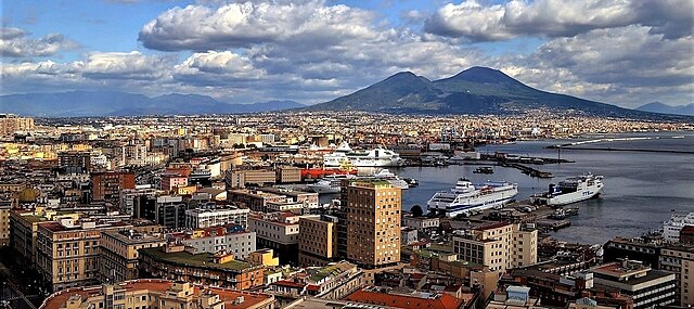 Image: Napoli vista dall'alto. 0009 (cropped)