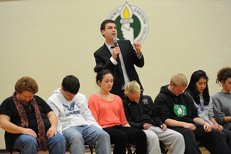 File:Nazareth College Hypnotist.jpg