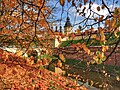 Миниатюра для Файл:Nesvizh castle in autumn.jpg