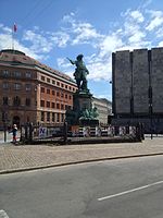 The Niels Juel statue Niels Juel (Holmens Kanal).jpg