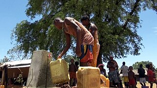 Adduction d'eau potable à Ambesisika