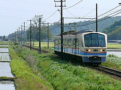 近江鉄道本線を走る700系 （2007年5月13日 河辺の森 - 八日市間）