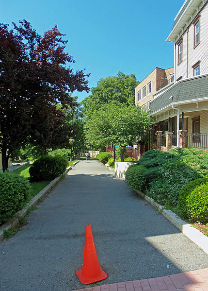 File:Old Croton Aqueduct walkway, downtown Ossining, NY.jpg