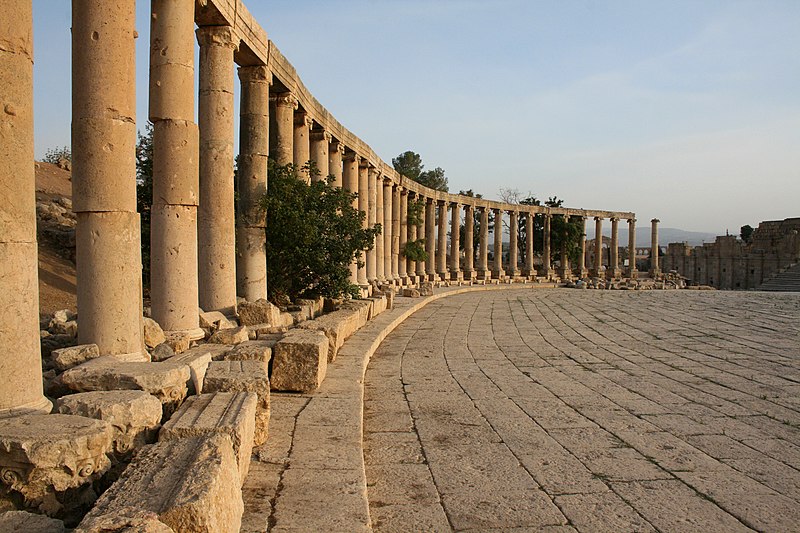 File:Oval Forum, Jerash, Jordan4.jpg