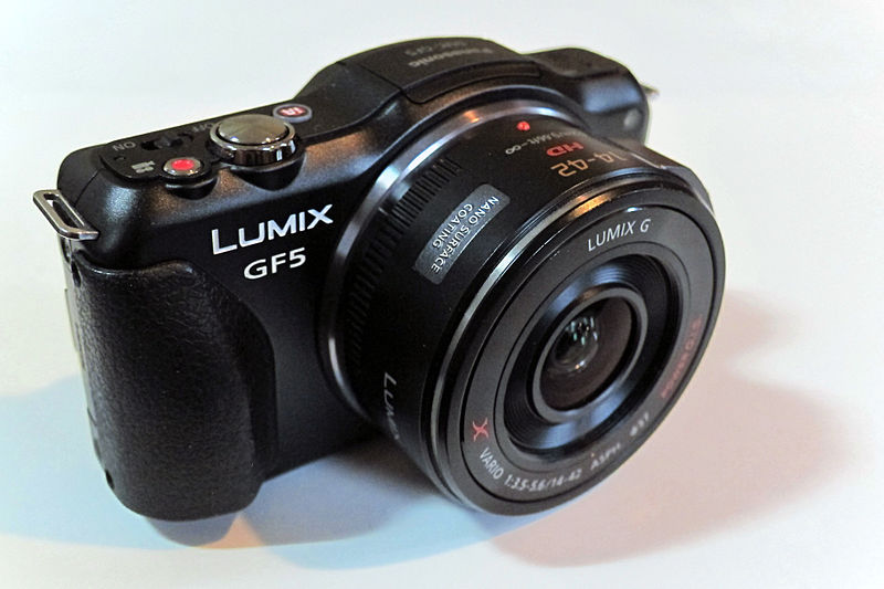 File:Panasonic Lumix DMC-GF5 02-r.jpg