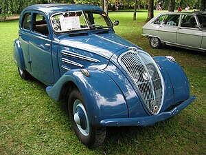 Peugeot 302 01.jpg