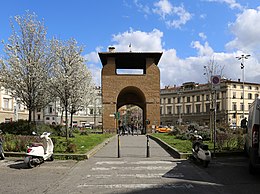Piazza Cesare Beccaria, porta alla croce 01.jpg