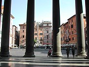 Pigna - Piazza della Rotonda dal Pantheon 1018