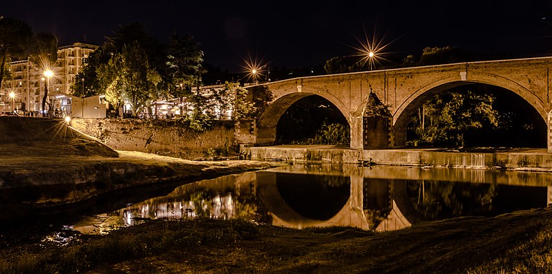 File:Ponte Vecchio di Cesena (FC).jpg