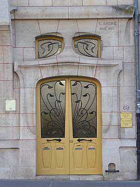 Porte de l'immeuble Lombard avenue Foch à Nancy