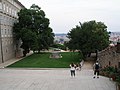 Jižní zahrady Pražského hradu. Pohled ze schodiště do Rajské zahrady z Hradčanského náměstí.