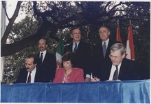 U.S. President Bush, Canadian PM Mulroney, and Mexican President Salinas participate in the ceremonies to sign the North American Free Trade Agreement (NAFTA). President Bush, Canadian Prime Minister Brian Mulroney and Mexican President Carlos Salinas participate in the... - NARA - 186460.tif