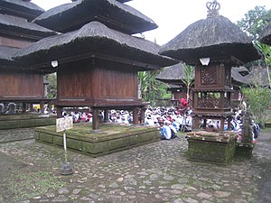 Храм Лухур Батукару, июль 2010 г.