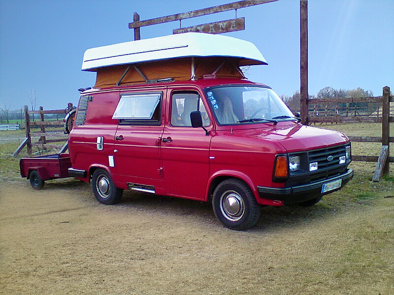 File:Rarität.-Ein-83´er-Ford-Transit-Wohnmobil-mit-Hubdach.jpg