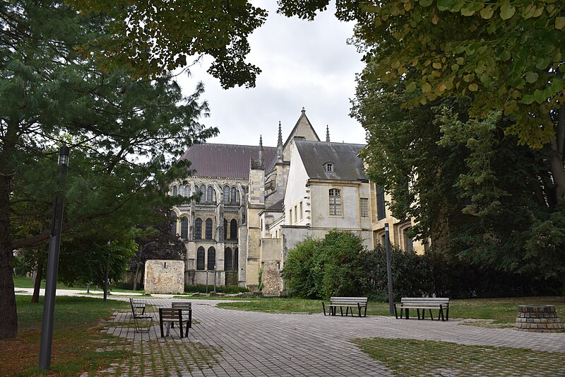 File:Reims - Basilique Saint- Remi 20.jpg